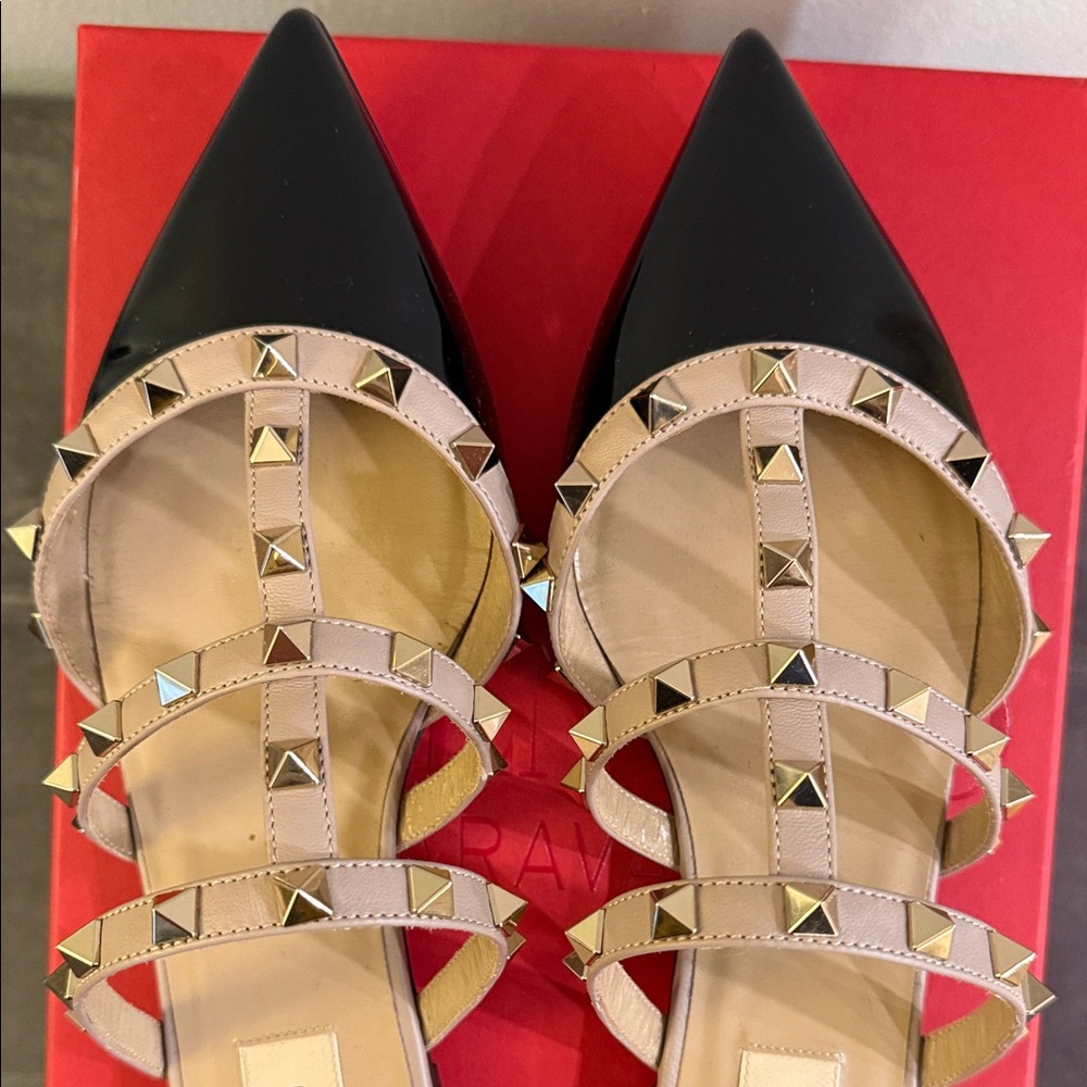 🖤 Authentic Valentino Rockstud Caged Patent Leather Flat Mules Black/Poudre 🖤 - Picture 8 of 15